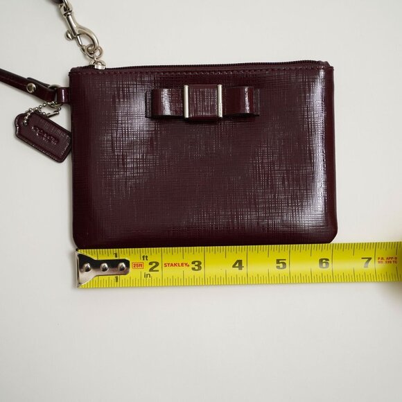 NWOT Coach "Darcy" Bow Wristlet In Color Sherry - Picture 9 of 12